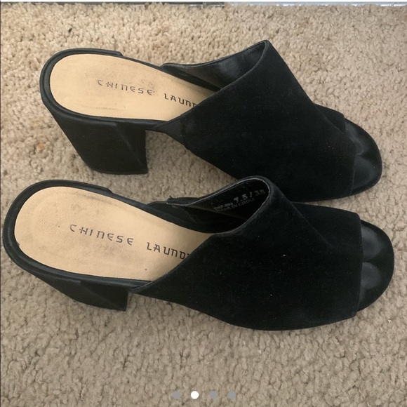 BLACK SUEDE CHINE LAUNDRY MULES WITH HEEL - Picture 2 of 4